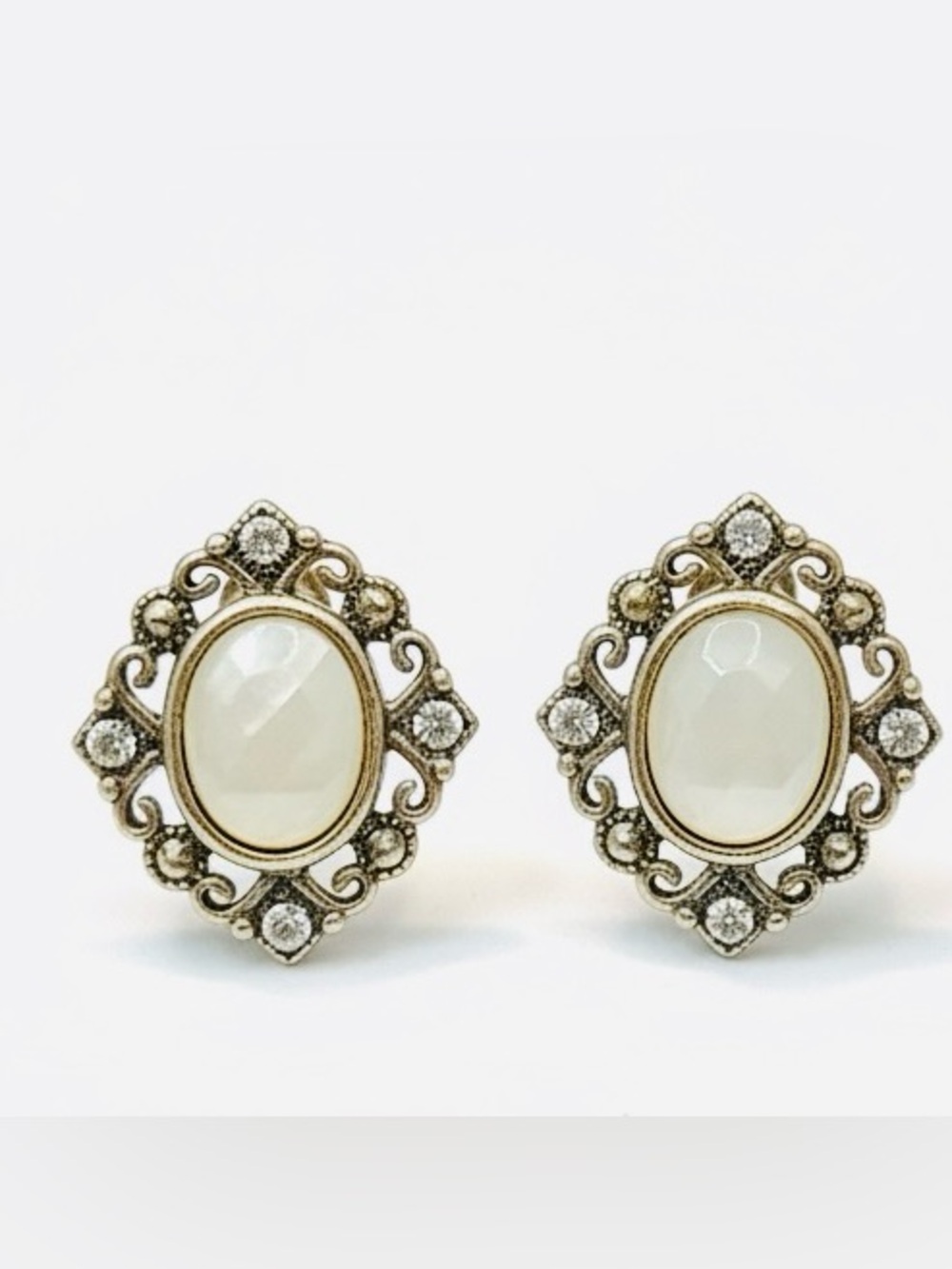 Vintage 925 Mother of Pearl Marcasite Stud Earrings